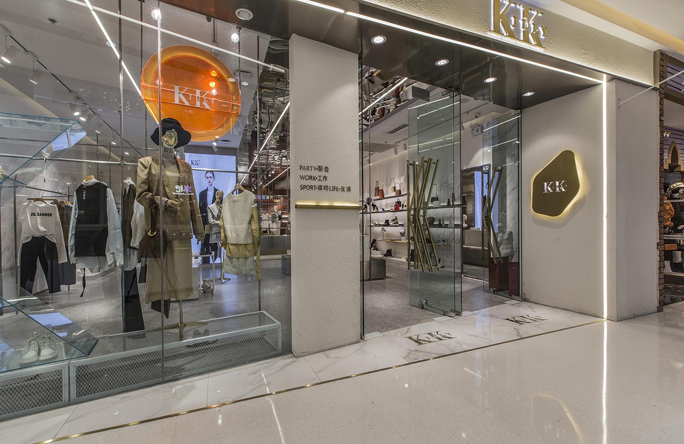 68平米女裝專賣店裝修設(shè)計效果圖