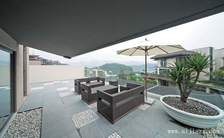 禪意舒適的現(xiàn)代簡(jiǎn)約風(fēng)格家裝陽(yáng)臺(tái)裝修效果圖